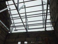 rangka ditempel ke tembok..pake baut plus rangka dipotong